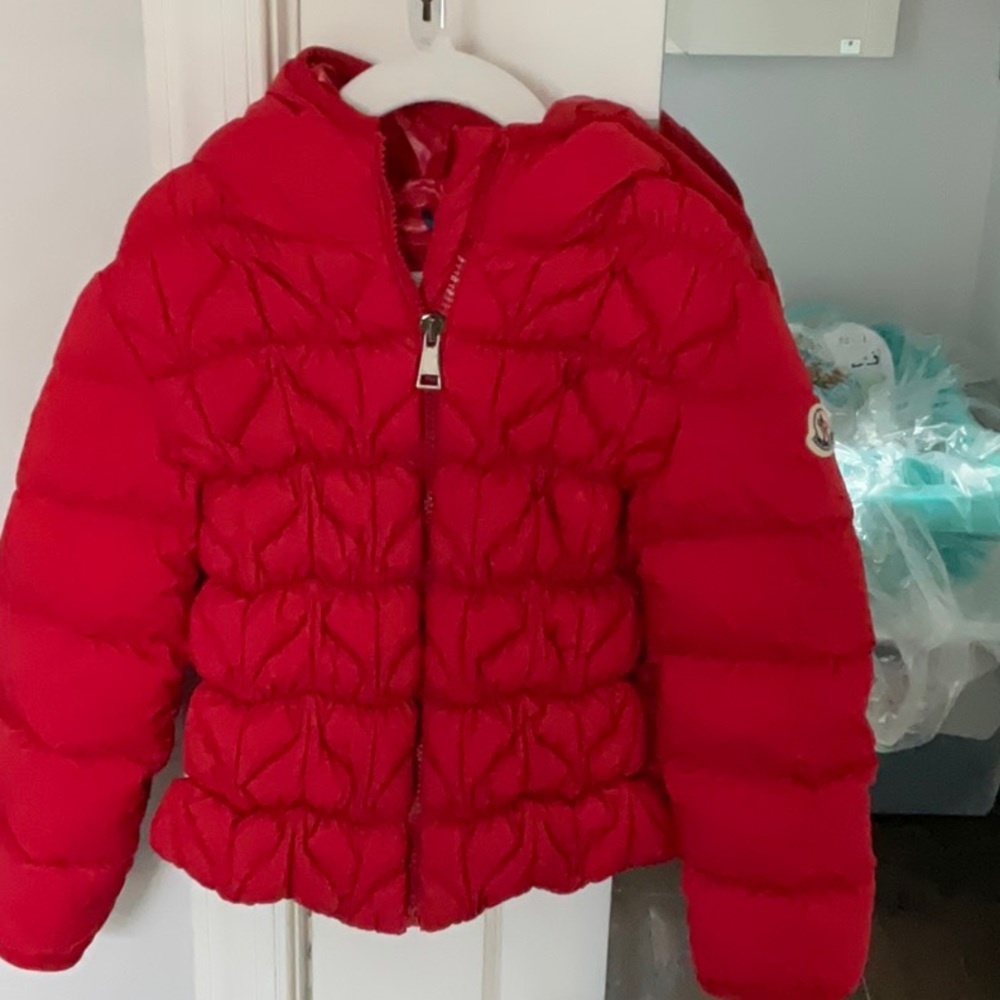 🌸 MONCLER GIRLS JACKET IN RED SIZE 6